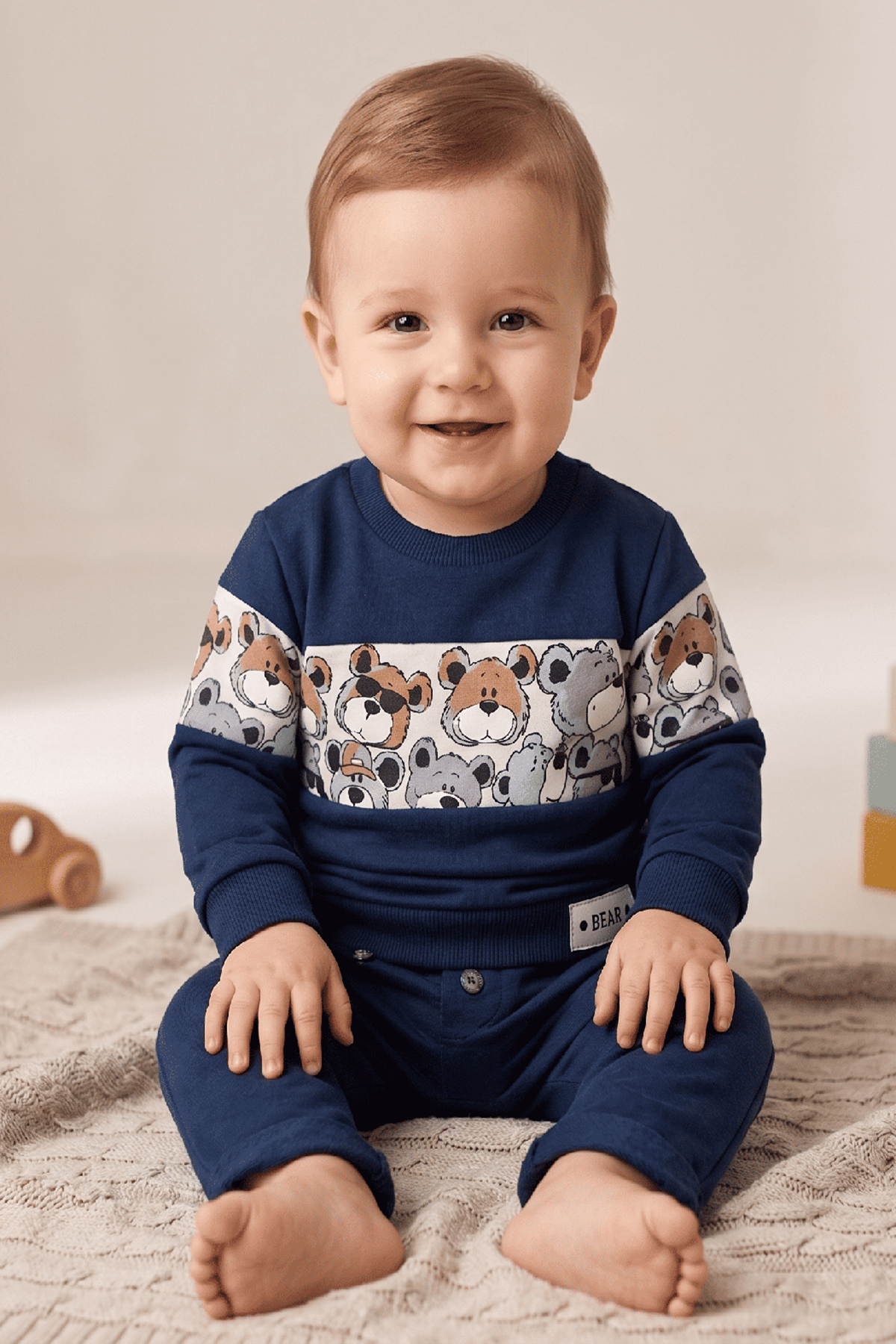 Sıralı Ayılar 2'li Bebek Takım- Sıralı Ayıcık Baskılı Body, Düğme Detaylı Eşofman Alt